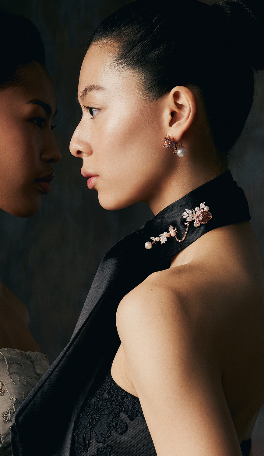 Rosette de Lune Lapel Pin